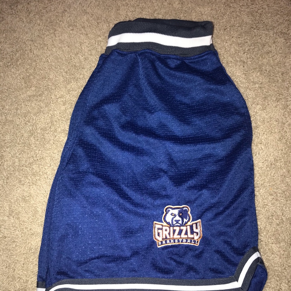Old school b-ball shorts !